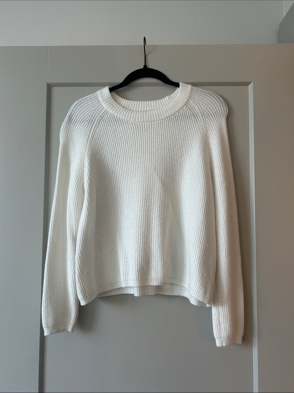 Tahari Cream Ribbed Crewneck Sweater